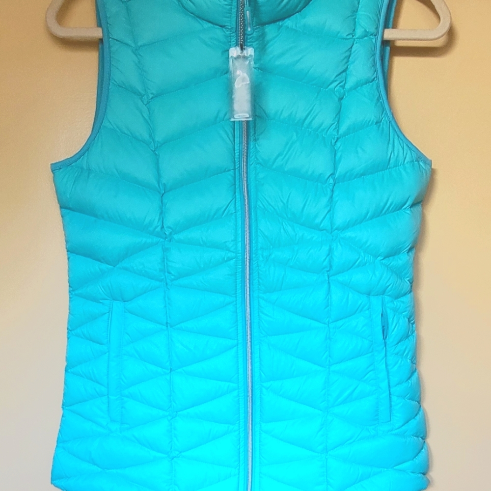 Women's Puffer Vest by Tangerine. Size Small. Mint in color. NWT